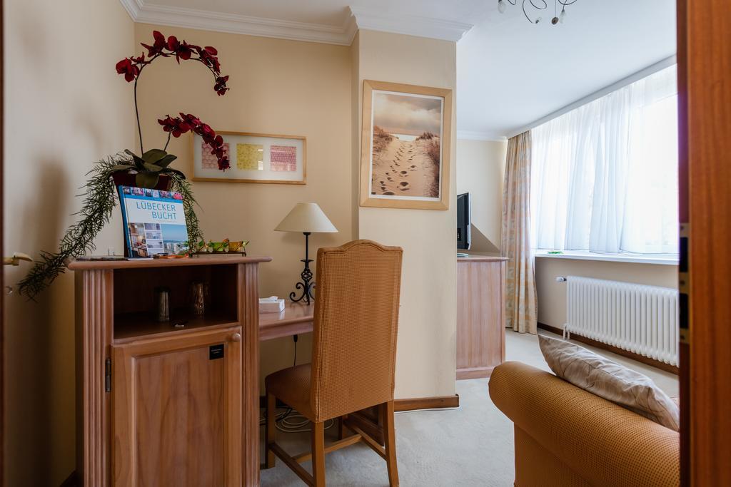 Hotel Landhaus Haffkrug 沙博伊茨 外观 照片