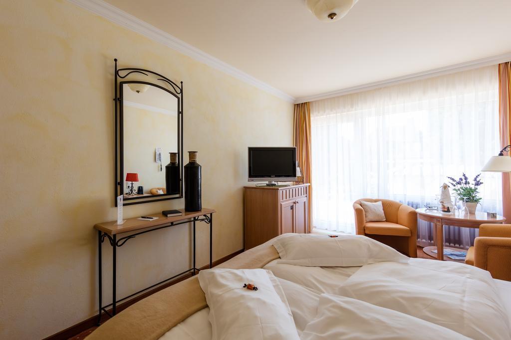 Hotel Landhaus Haffkrug 沙博伊茨 外观 照片